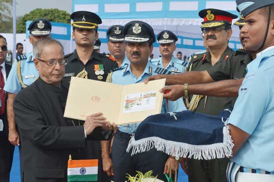 Special cover on the occasion of the presentation of President’s Standards to 115 Helicopter Unit and 26 Squadron of Indian Air Force