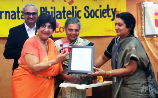 Dr. Sita Bhateja was awarded lifetime achievement award by KPS